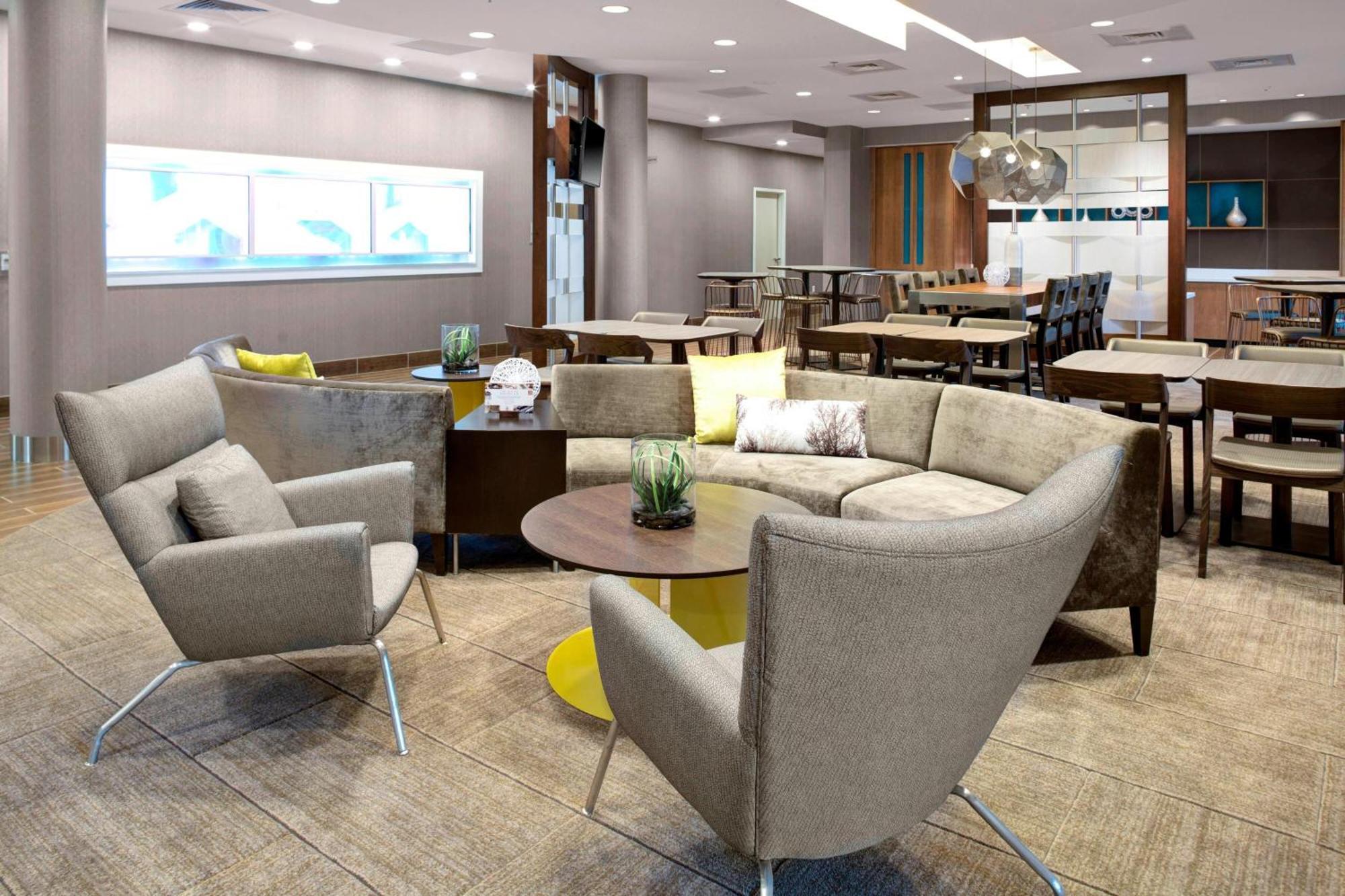 堪萨斯城莱内克萨/市中心春丘套房酒店 雷内克萨 外观 照片